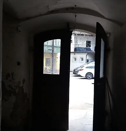 Central Antique Apartment